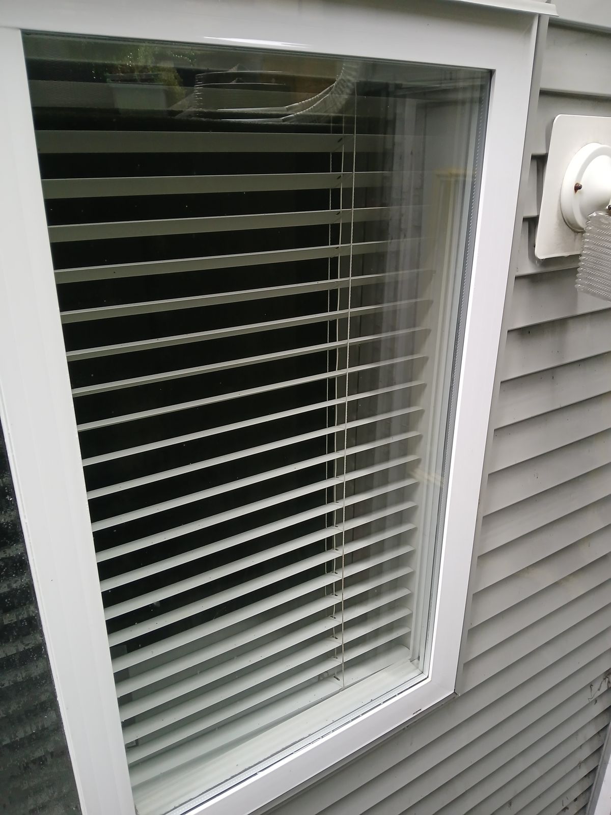 Crystal clear window after Gleam Window Cleaning service
